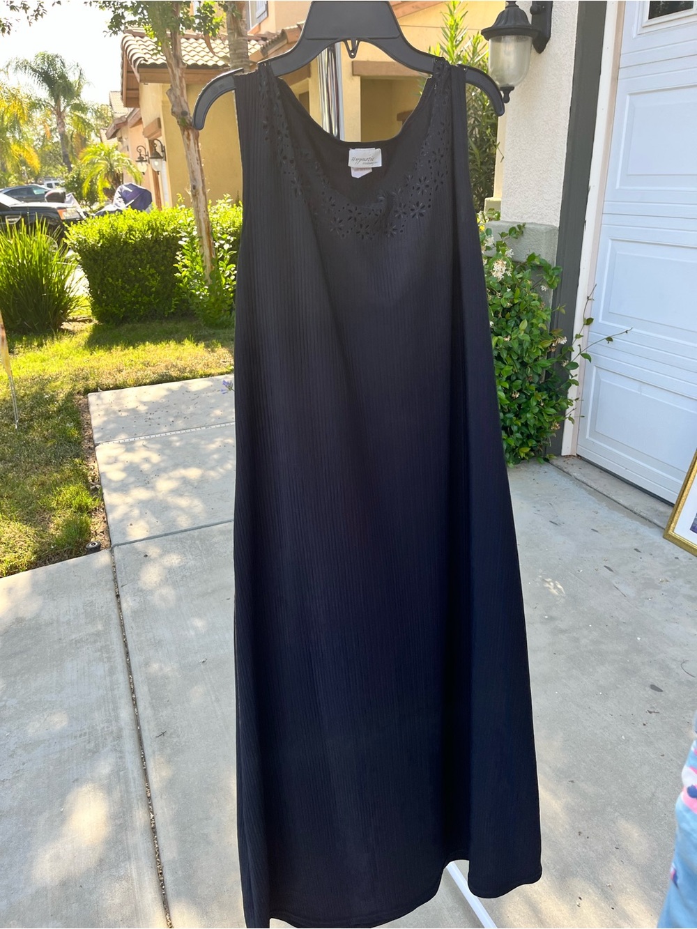 Vintage Hypnotic Women’s Black Sleeveless Maxi Dress with Eyelet Neckline XL
